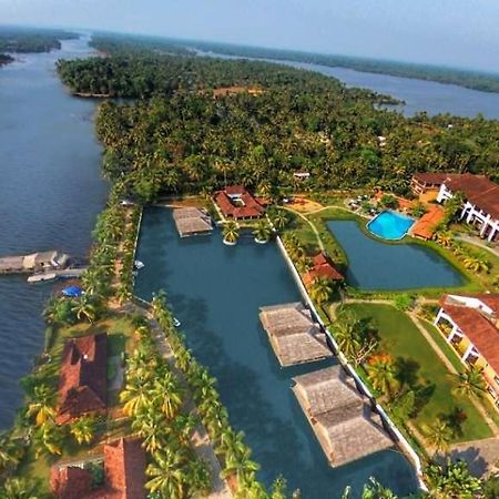 Plumeria Lake Resort & Spa Vayalār 外观 照片