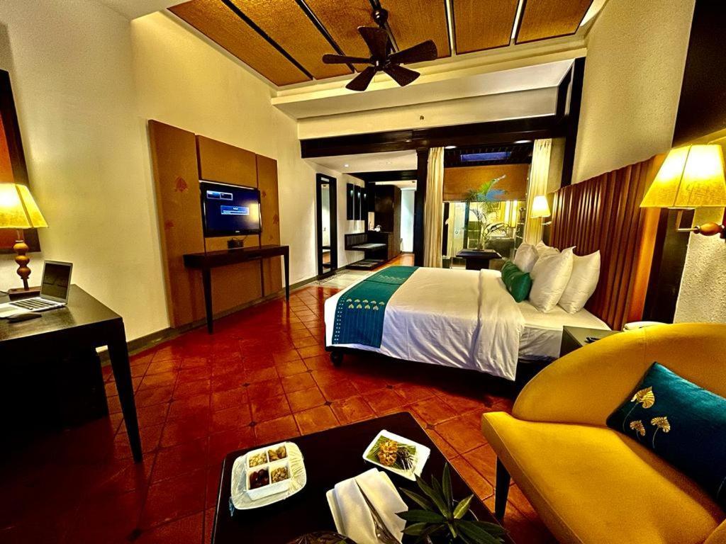 Plumeria Lake Resort & Spa Vayalār 外观 照片
